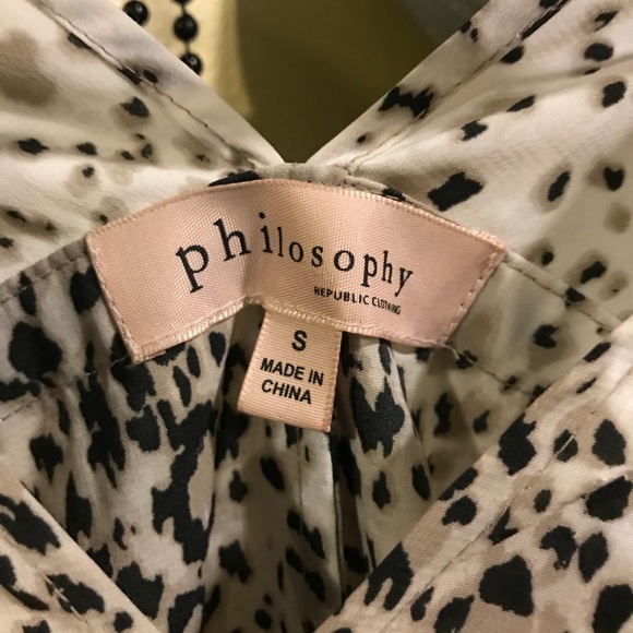 🐆Cheetah print short sleeve top. - Picture 1 of 3